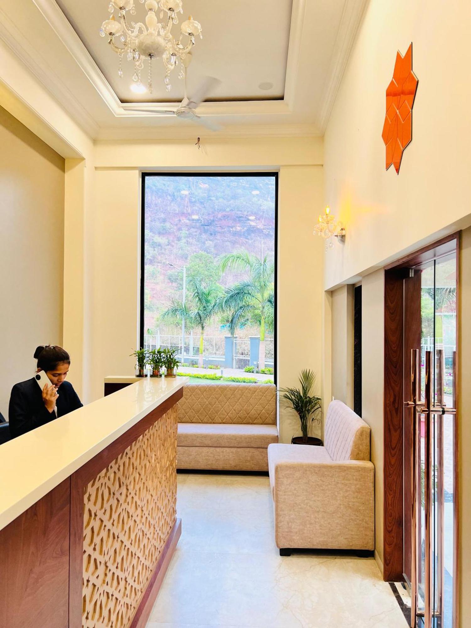The Grand Leela Resort Khopoli Exterior photo