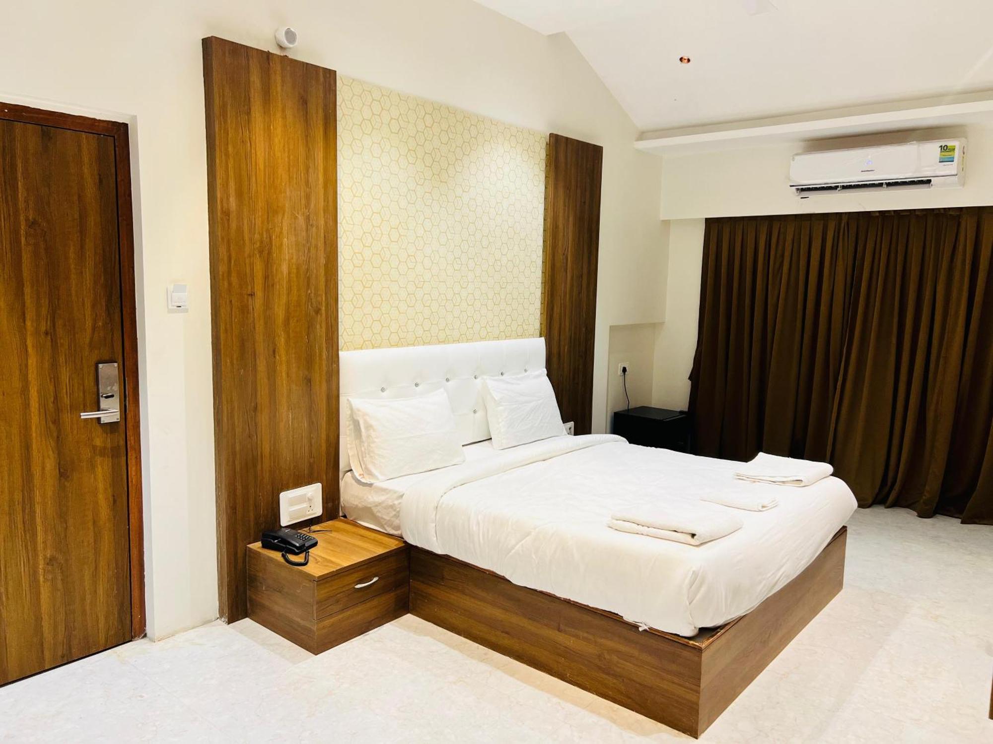 The Grand Leela Resort Khopoli Exterior photo